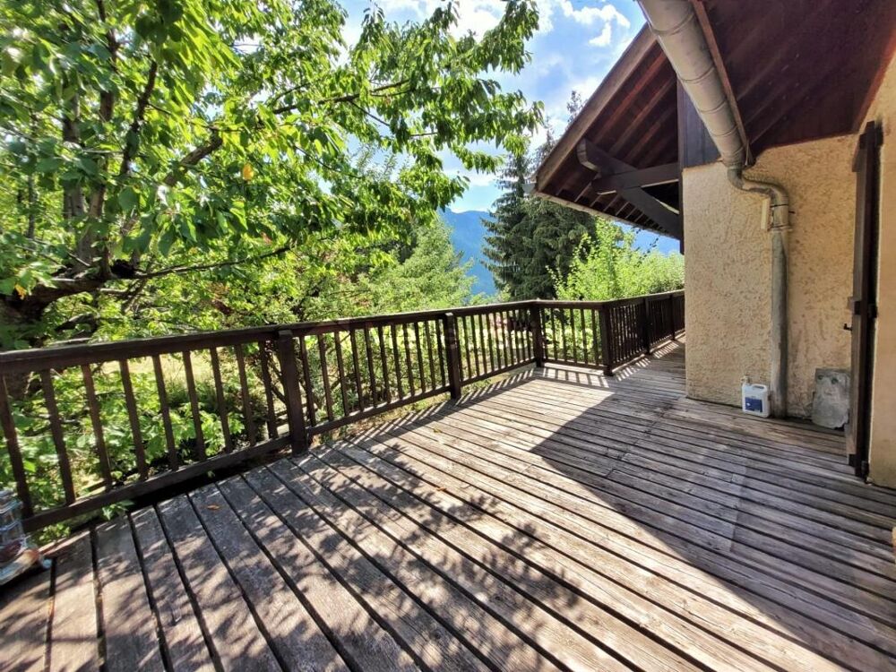 Vente Maison Maison familiale 7 pièces avec dépendances et grand terrain aux Orres Les orres