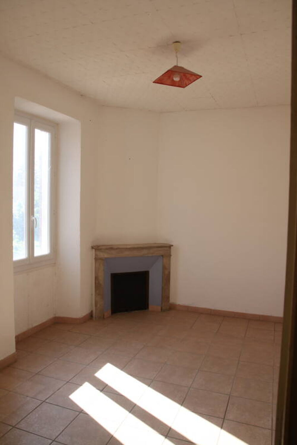 Vente Appartement Appartement T3 à rénover, avec cave, parking et jardin à 05400 VEYNES Veynes