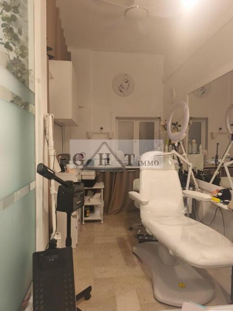 LOCAL COMMERCIAL D'ANGLE  56 M&sup2;  LE CANNET LOUE 270000 06110 Le cannet