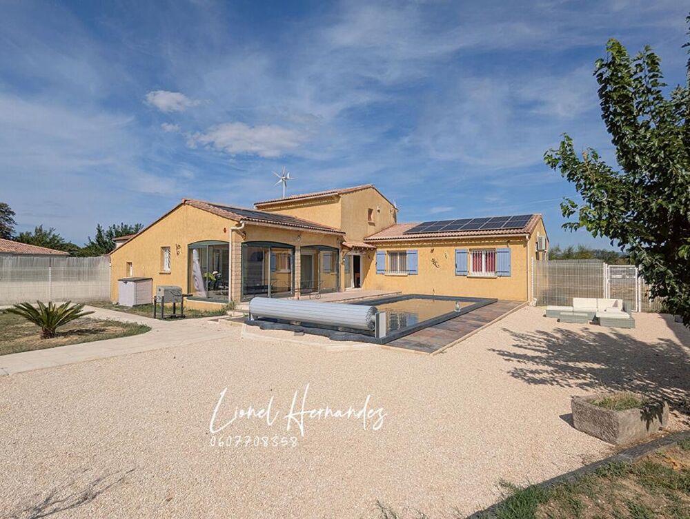 Villa 5 pièces de plain-pied - 132m² - Piscine - Garage - Panneaux solaires - Terrain de 1203m²