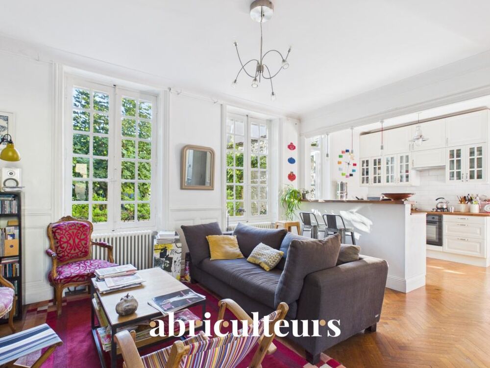 Vente Maison Maison de ville 8 pièces – 5 chambres – Jardin – Cognac Jardin Public Cognac