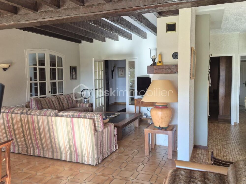 Maison familiale de 183 m² sur une parcelle de 7446 m² à Monestiés