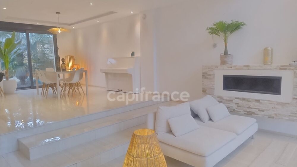 Maison d'exception avec piscine à vendre de 11 pièces GROSLAY (95)