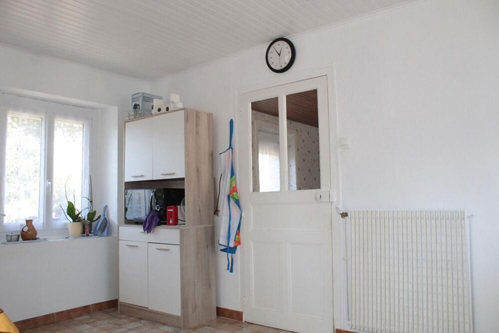Exclusivité ! Côtes d'Armor 22150 Hénon. Maison de plain-pied, 3 chambres, garages, terrain constructible et divisible
