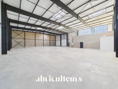   Bâtiment d'activité de 755 m² en vente à 1h de Paris (28000) 