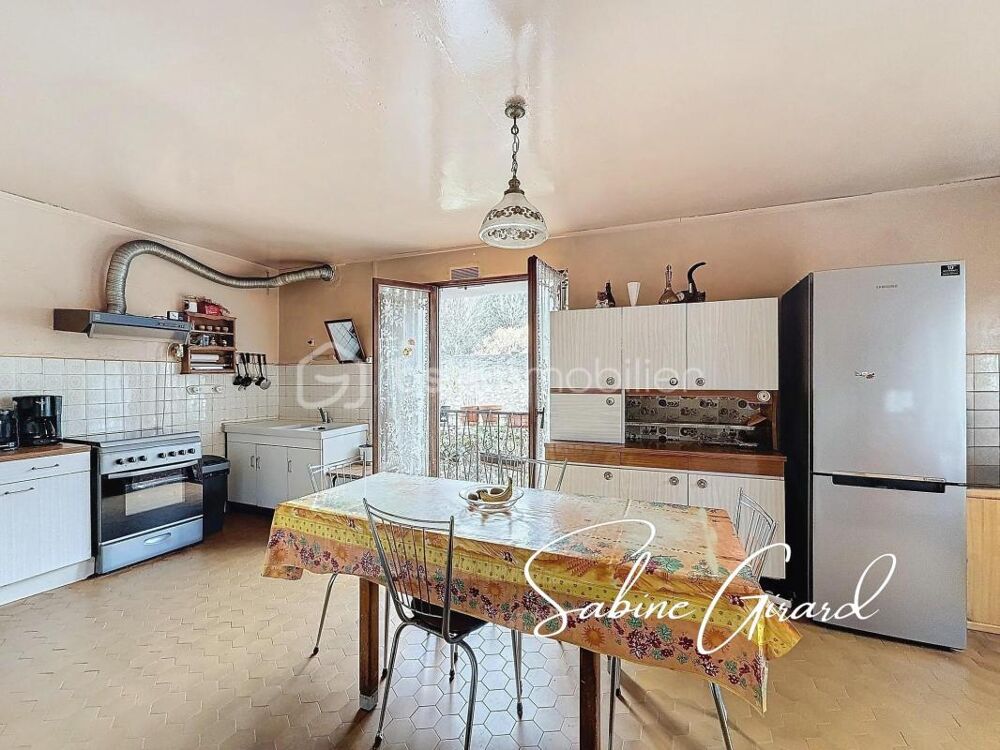 Maison de village à rénover - 168m2 - CLAIX