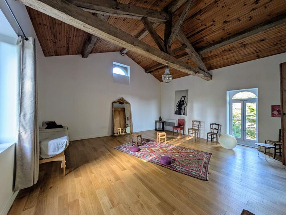 Vente Propriété/Château Demeure de prestige 315 m², dépendance et garage sur terrain de 3029 m² Roquettes