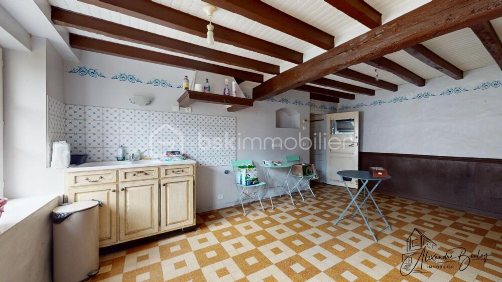 Maison en pierre à rénover  141 m²  Dépendances  Terrain clos 645 m²