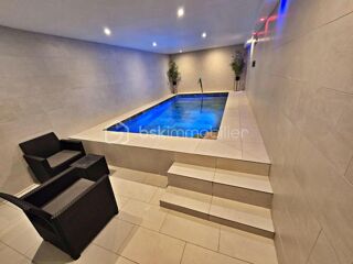  Chalet  vendre 9 pices 220 m