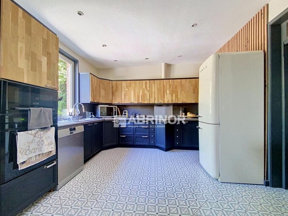 MASION DE VILLE 260M² AVEC GARAGE ET GRANDE TERRASSE