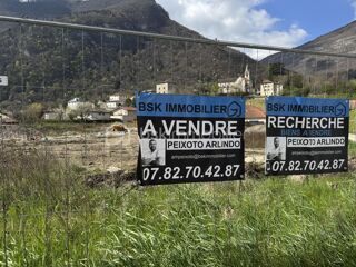  Terrain à vendre 977 m²
