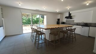  Maison à louer 9 pièces 245 m²