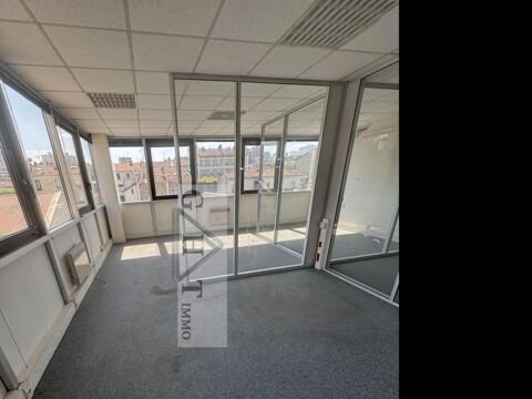   À LOUER ENTREPÔT /BUREAU DE 886M² À IVRY-SUR-SEINE 