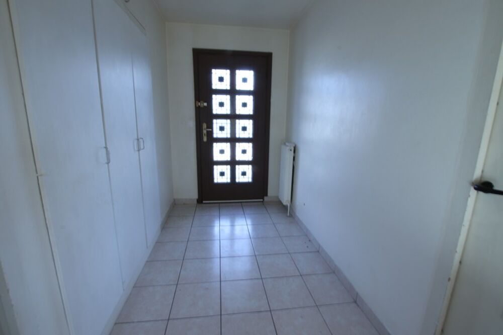 Vente Maison ORLEANS SUD, secteur pavillonnaire calme maison sur sous-sol de 139 m2 habitables � seulement 7' � pied du tramway croix saint m Orleans