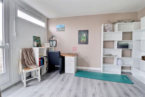  Appartement � louer 4 pi�ces 77 m�