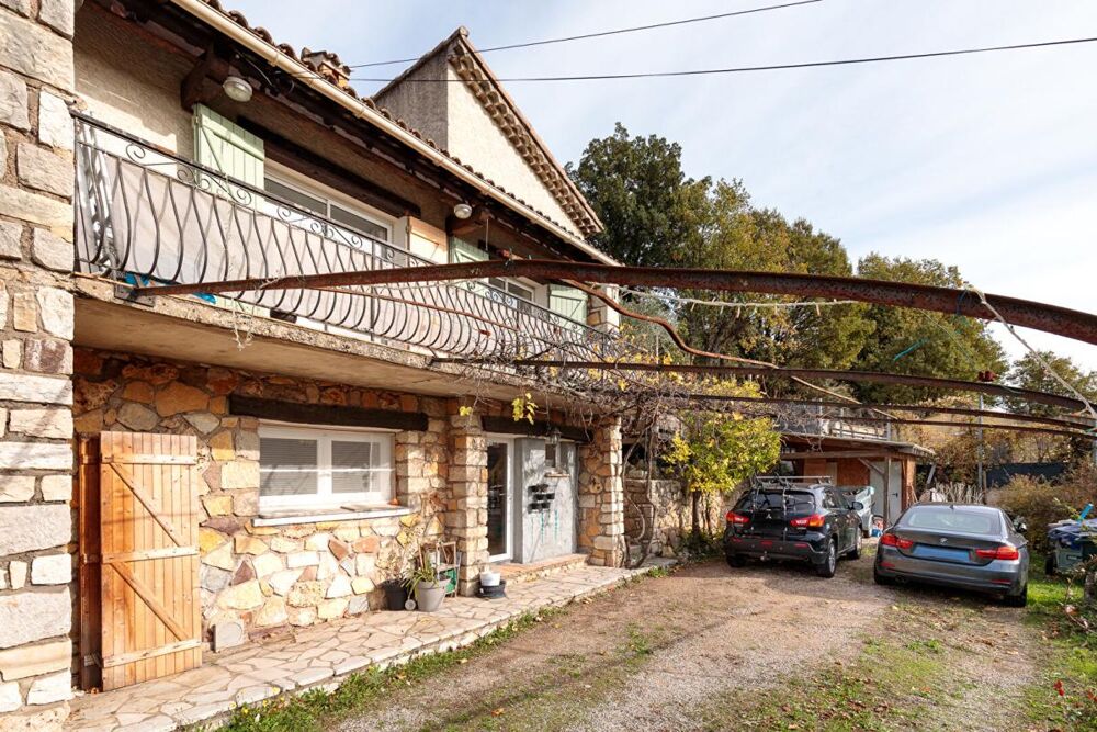Charmante maison Bagnols En Foret avec une superbe vue