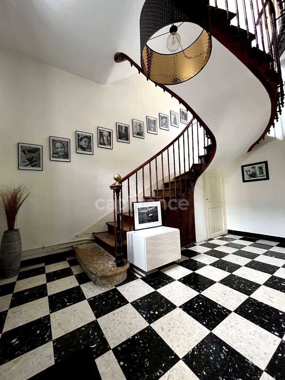 Jolie maison en plein centre de FLEURANCE (32), 165 m2, 5 pièces, 3 chambres, cave, jardin clos et puits