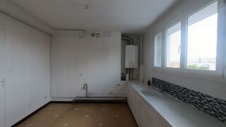  Appartement à louer 4 pièces 86 m²