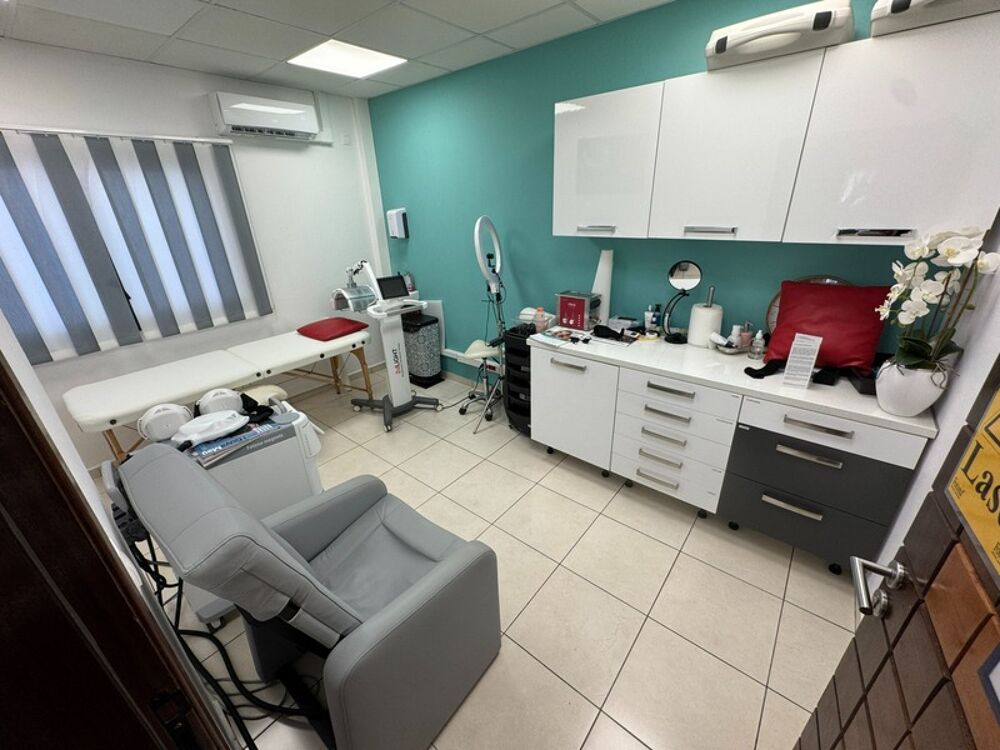 Vente Immeuble Magnifique immeuble d'investissement cabinet médical / appartements T2 Cayenne