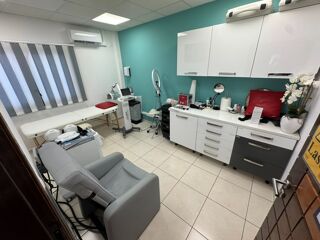  Immeuble à vendre 15 + pièces 300 m²