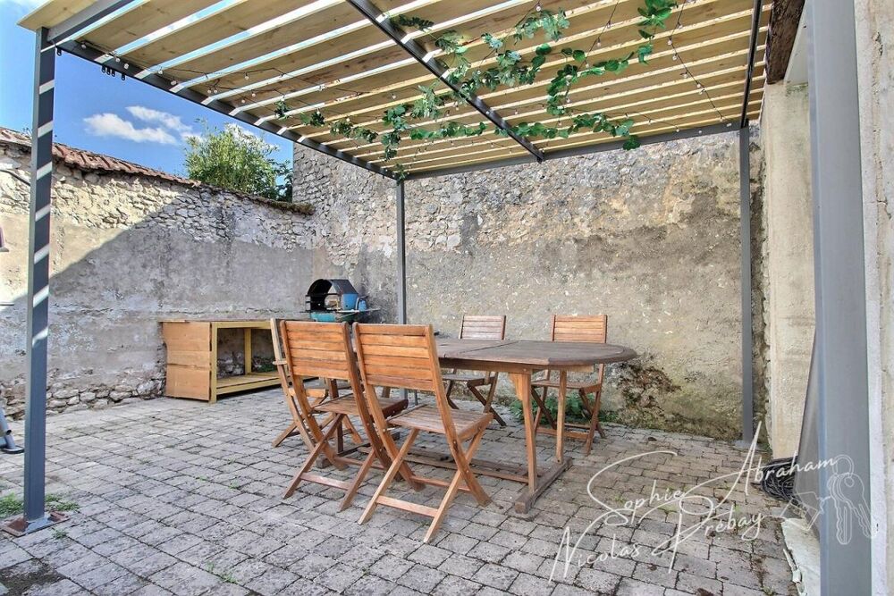 BELLE MAISON FAMILIALE EN PIERRE RÉNOVÉE, AUX VOLUMES GÉNÉREUX