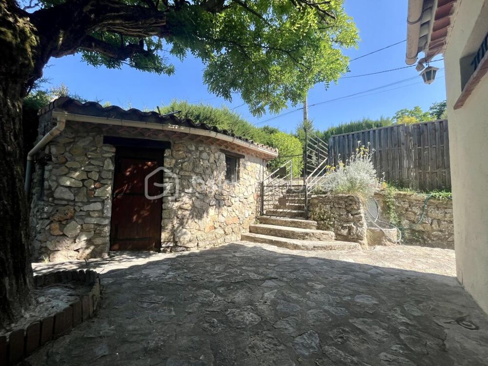 Villa évolutive avec annexes et extension de 59 m2 autorisée  Saint-Paul-en-Forêt - Terrain de 2000 m2