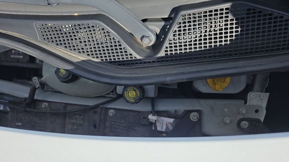 Twingo 0.9 TCe 90 EDC6 Cosmic 2015 occasion 89100 Sens