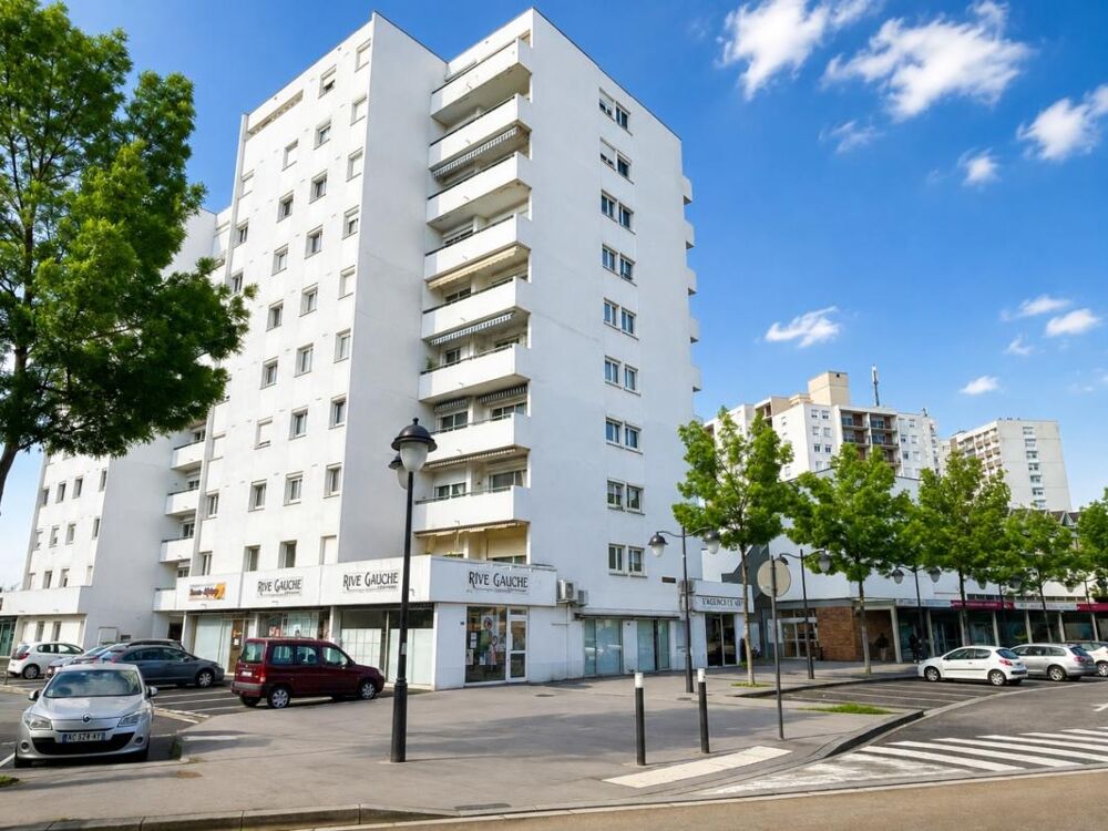 APPARTEMENT AVEC BALCON DANS RÉSIDENCE DE STANDING