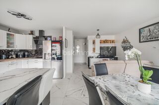  Appartement � vendre 4 pi�ces 83 m�