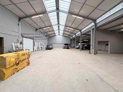 Grand Local Artisanal & Showroom de 450 m&sup2; + 1022 m&sup2; d'ext&eacute;rieur � Zone Strat&eacute;gique 1742 71300 Montceau les mines