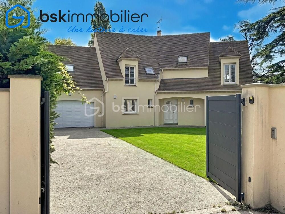 Élégante demeure familiale de 245 m² sur un terrain de 1 700 m²  Feucherolles