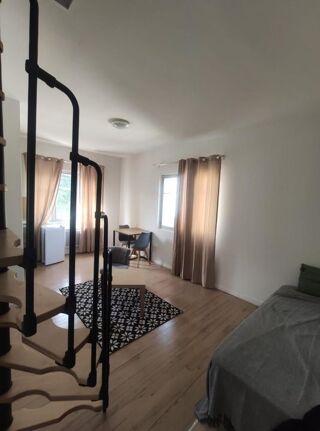  Appartement à louer 2 pièces 27 m²