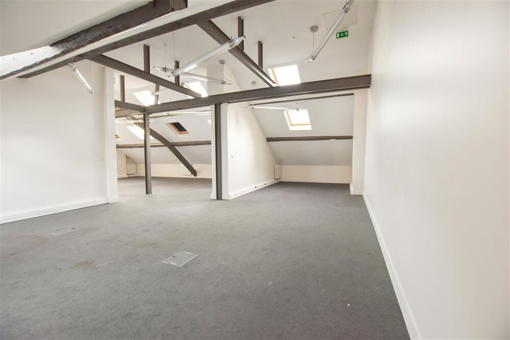  A louer bureaux de 185,50 m² 