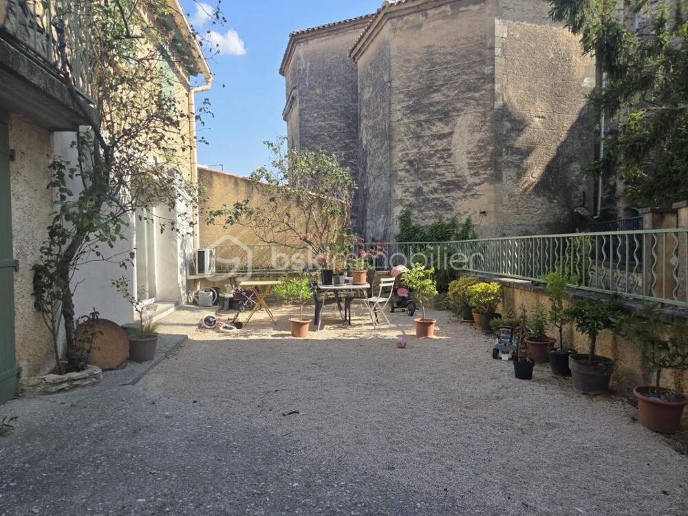 Location Maison MAISON DE VILLAGE avec Cour+Terrasse+Garage Valliguieres