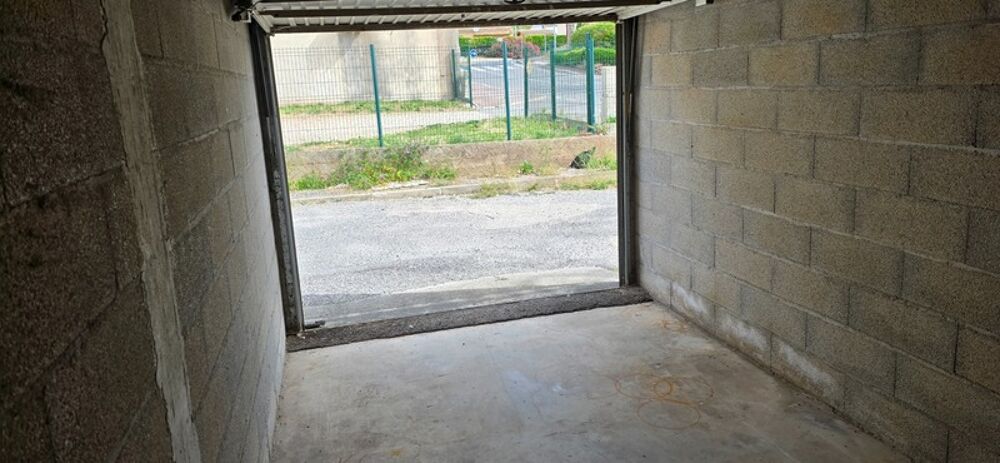 Vente Parking/Garage Box fermé de 12 m2 avec mezzanine Le luc