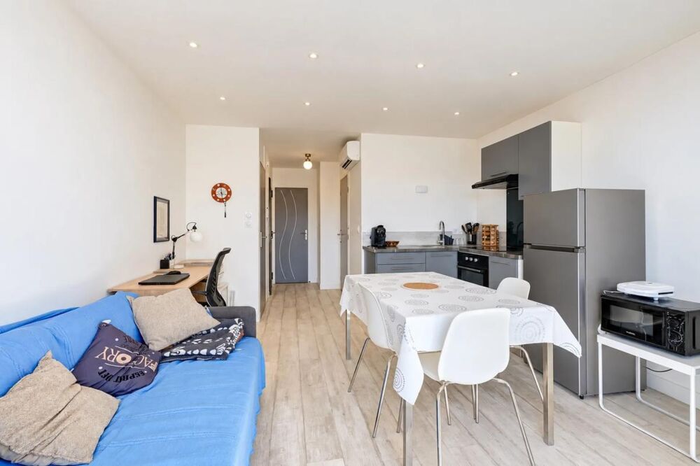 Villeurbanne 2 pièces de 34 m² traversant climatisé et meublé