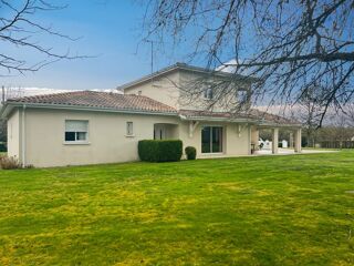  Maison � vendre 8 pi�ces 221 m�