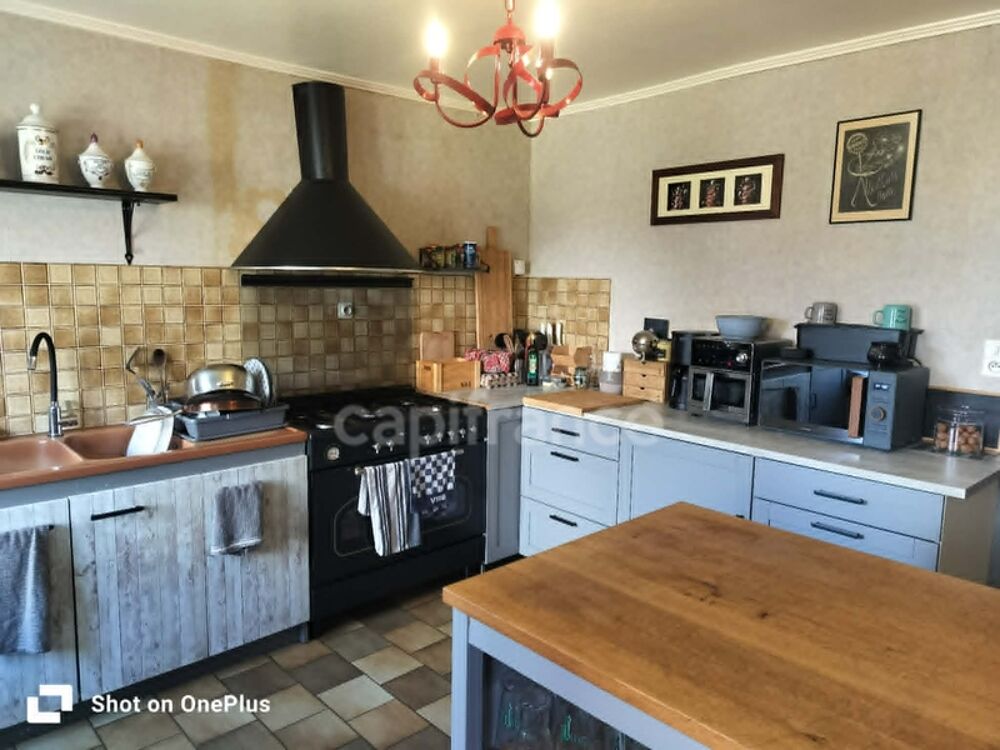 Maison familiale idéalement située au coeur de Poullaouen