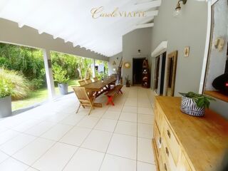  Villa à vendre 8 pièces 214 m²
