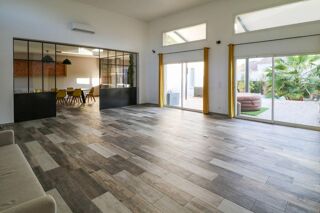  Villa à vendre 6 pièces 210 m²