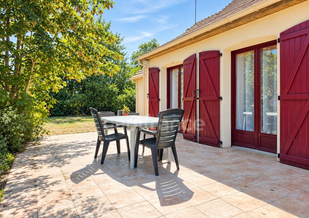 Un véritable espace de vie familial à Lombron : 210 m² et près de 3 000 m² de terrain