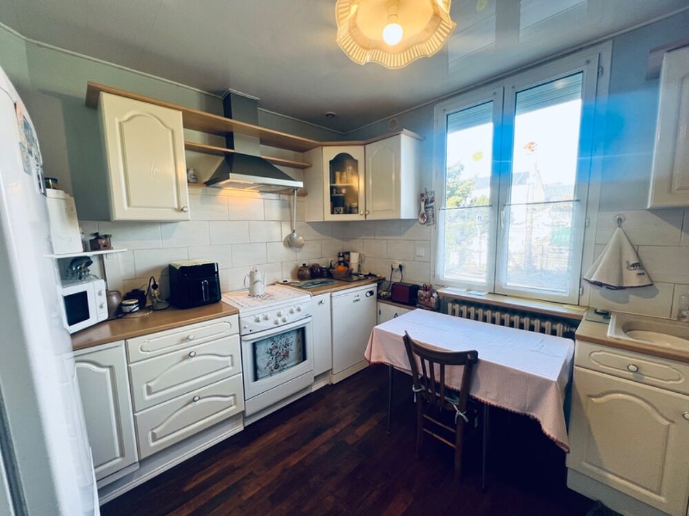 Maison vie de plain-pied 75m², 2 chambres, jardin et dépendances