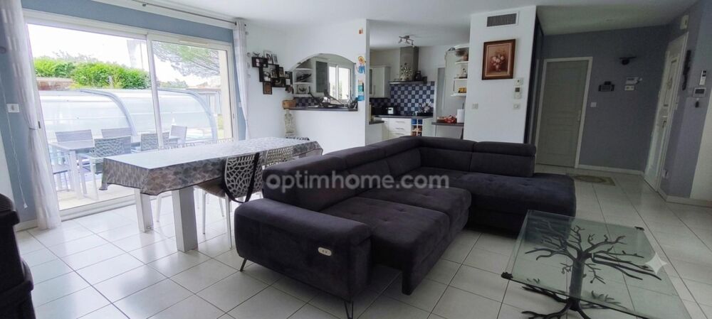 Vente Maison MAISON DE PLAIN-PIED – 167 M² – PISCINE AVEC ABRI HAUT – DPE B – PANNEAUX SOLAIRES – 3 596 M² DE TERRAIN – CLAM, À 5 MINUTES DE Jonzac