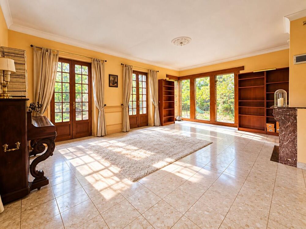 Vente Maison Maison de charme dans quartier priviligié LA CHASSE Beauchamp