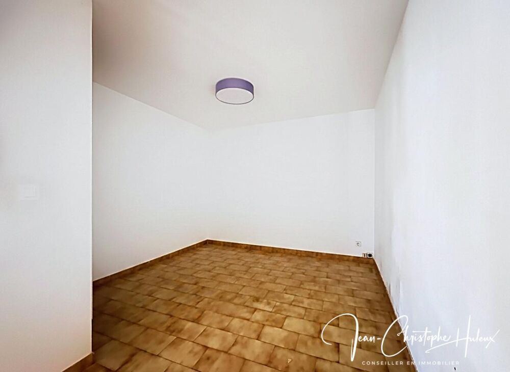 30000 NIMES - studio 37 m2 + 17 m2 Amenagement comble possible