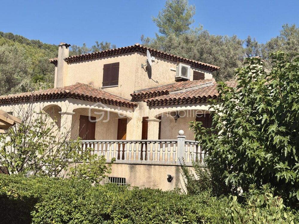 Vente Villa SOLLIES TOUCAS- Villa de caractère 171 M² - architecture singulière, piscine & 2 espaces de vie Sollies toucas