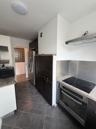  Appartement à louer 3 pièces 65 m²
