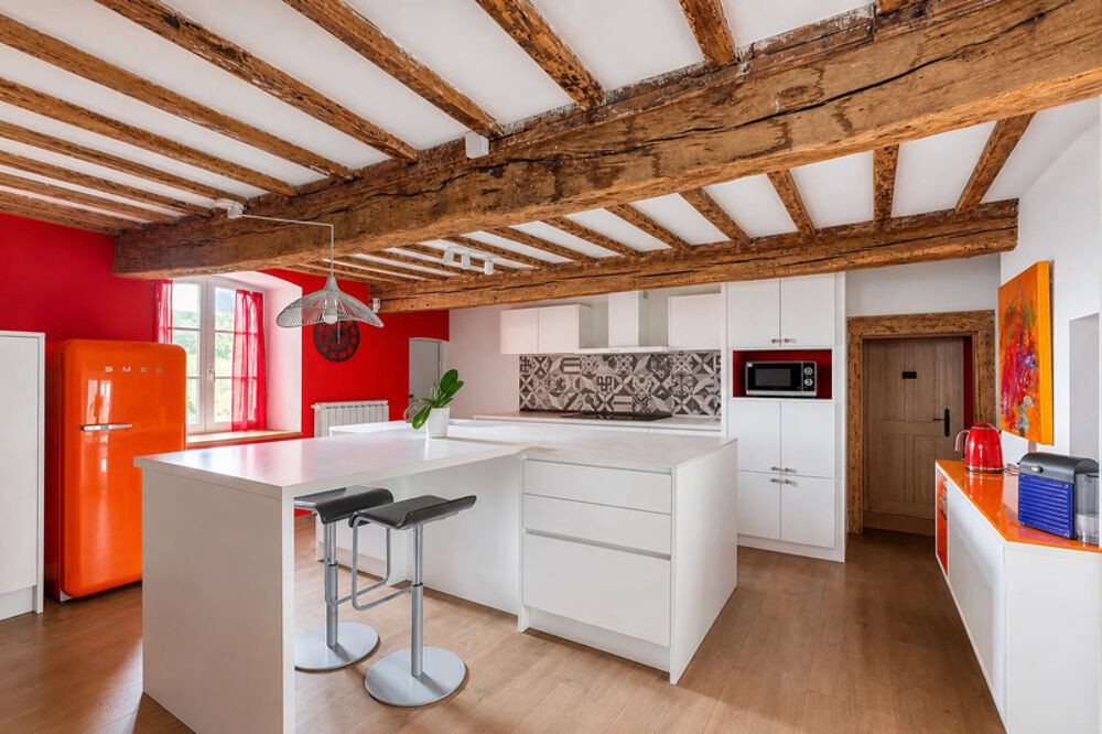 Maison dhôtes de caractère avec 7 chambres  Montromant (69)