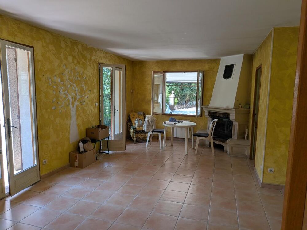 Maison de 90m2 sur jardin de 2020m2 à BESSE SUR ISSOLE (83)