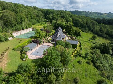   Vaste Propri�t� avec magnifique vue sur Najac, 15 chambres, piscine et tennis entour�e par 5 hectares Propri�t�/ch�teau - 15 + pi�ce(s) - 630 m�